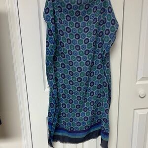 Vibrant Geometric Patterned Scarf